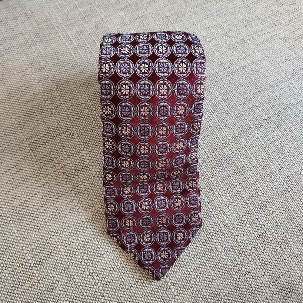 Hugo Boss  Geometric Necktie Mens 100% Silk Floral Tie Textured Made in Italy